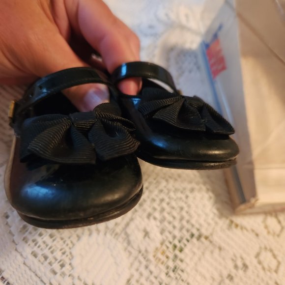 Girls shoes size 4 - Picture 5 of 5